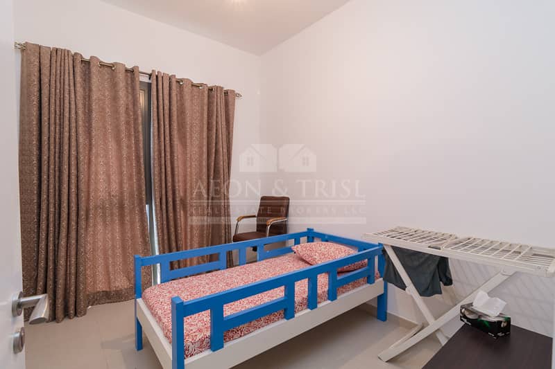 13 Balcony | Well-kept 2 Bed | Fitted kitchen