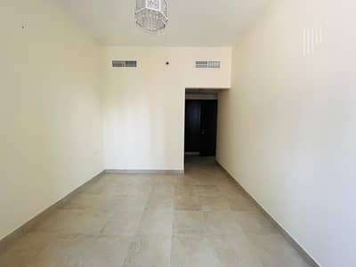 Huge 2 Br+ Maid + Laundry| Closed Kitchen| Vacant| Lowest Price|