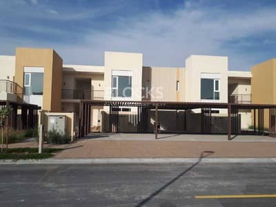 Middle Unit | 2Br plus 2 Parking space|Vacant