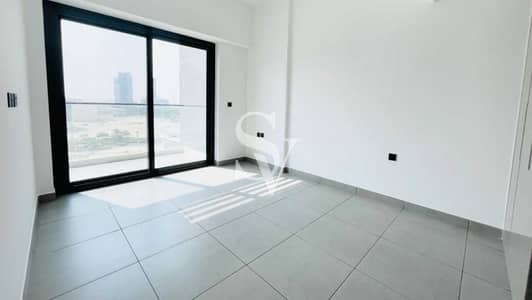 2 Beds with study | kitchen Appliances