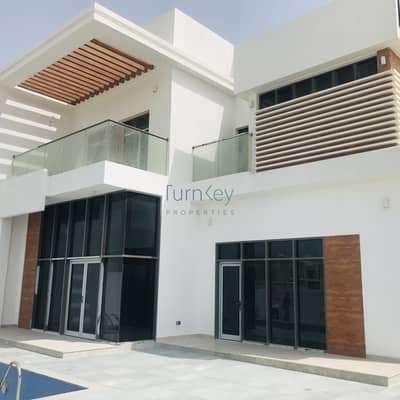 Modern 4 BR Villas With Pool I Vacant