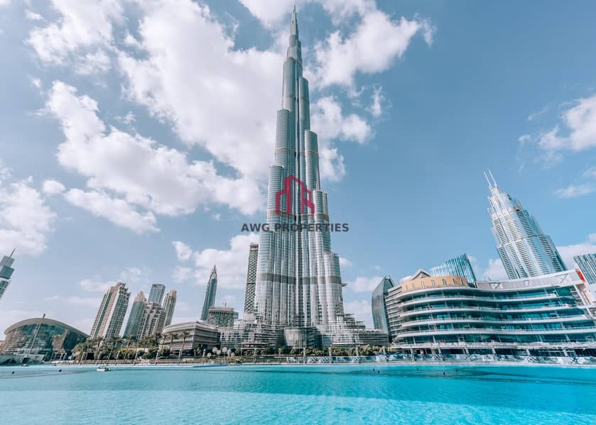 Burj khalifa! Dubai fountain view! Iconic building!
