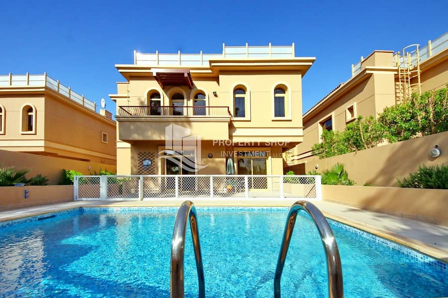 Gorgeous Huge 4+Maid Villa with Private Pool!