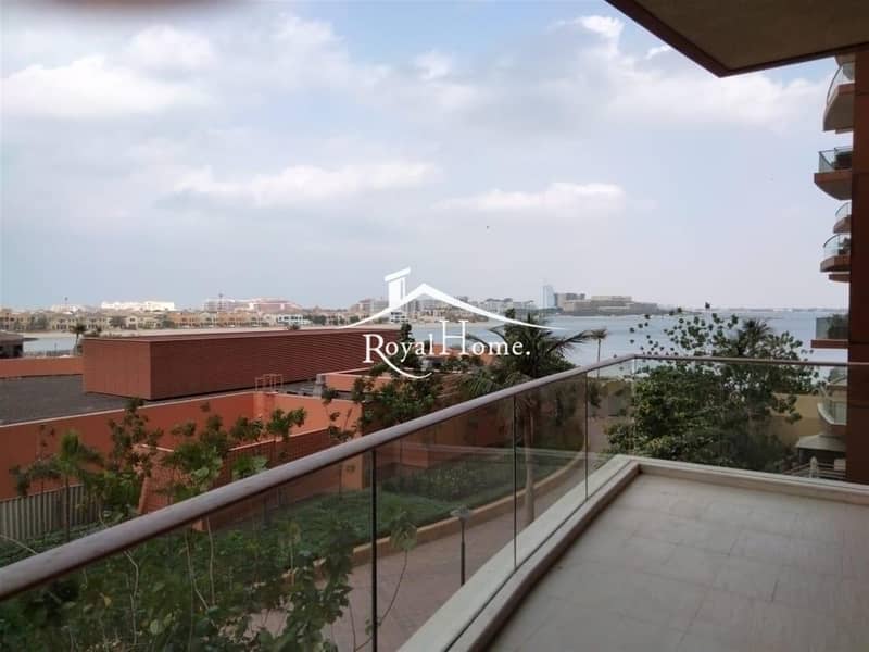 Amazing 1Br Apartment  in Tiara Amber Residence.