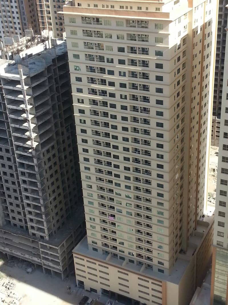 شقة في برج البحيرة،مدينة الإمارات‬ 1 غرفة 150000 درهم - 5533427