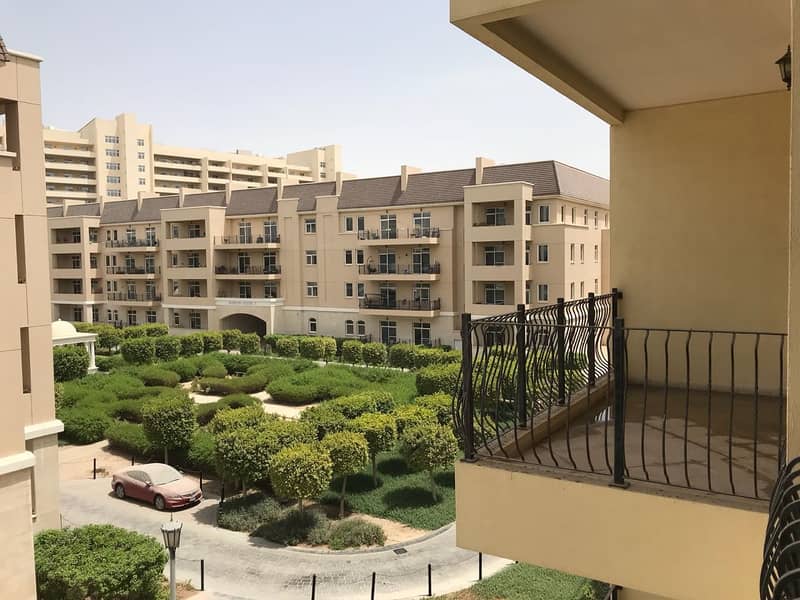 Amazing Bright Studio with Garden View Amazing Bright Studio with Garden View