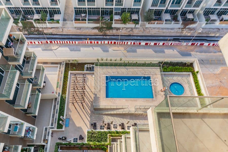 10 Spacious 1BR | Vacant | Pool View