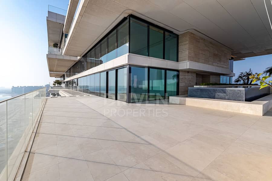 19 Exclusive Penthouse | Stunning Sea Views