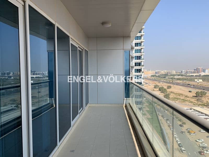 20 Mid Floor | Vacant on Transfer | Courtyard View