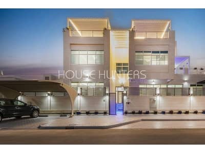 6 Bedroom Villa for Sale in Pearl Jumeirah, Dubai - Stunning Luxury Freehold Villa with amazing view