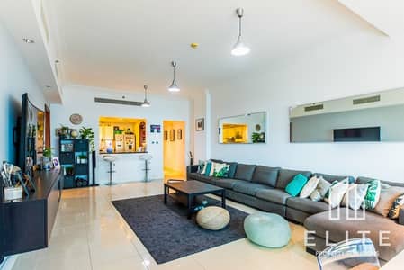 2 Bedroom Flat for Sale in Palm Jumeirah, Dubai - Corner Unit | Partial Sea View |Upgraded | VOT