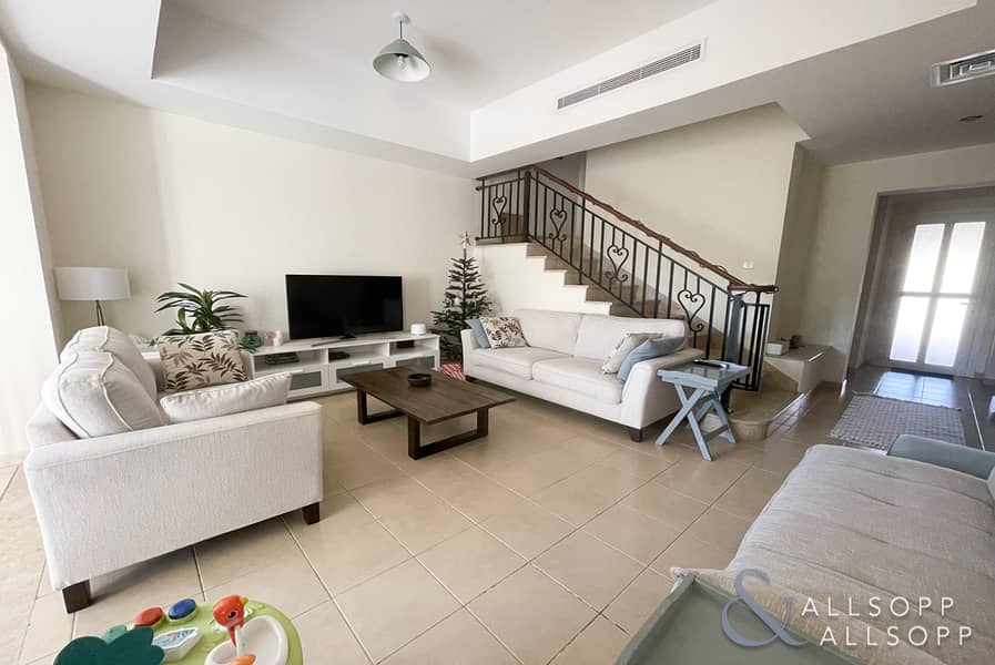 3 2/3 Bedrooms | Close To Pool  | Single Row