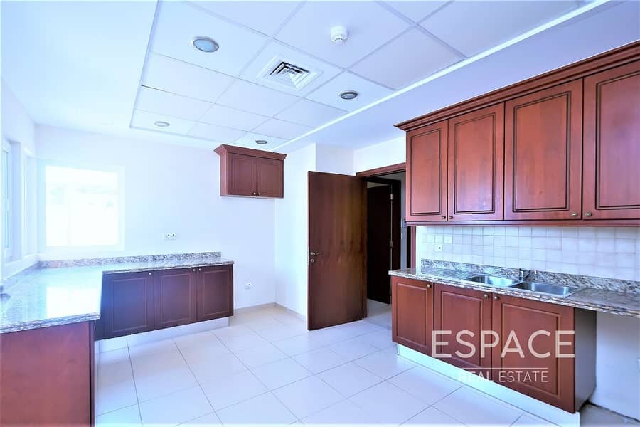 6 Next to Park and Pool | Al Mahra | 5 Bed