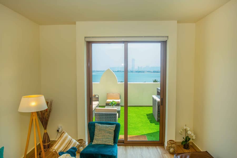 12 Second en-suite bedroom with Sea View