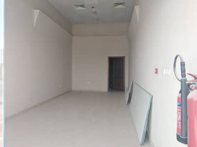 Showroom for Rent in Al Tallah 2, Ajman - Excellent Retail Space/ Location ideal, for Restaurant/Cafeteria/Laundry /Saloon/ Grocery’s/ Spa / Residential Community