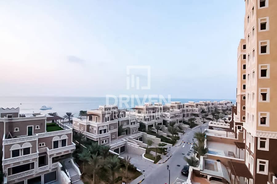 10 Fully Furnished and Huge Apt | Sea Views