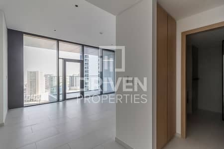 Studio for Sale in Business Bay, Dubai - High Floor and Well-kept Unit | Tenanted