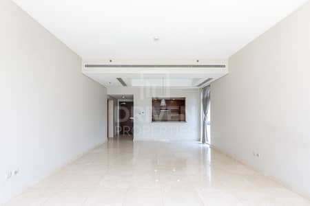 1 Bedroom Apartment for Sale in Business Bay, Dubai - Huge Terrace | Well-maintained and Large