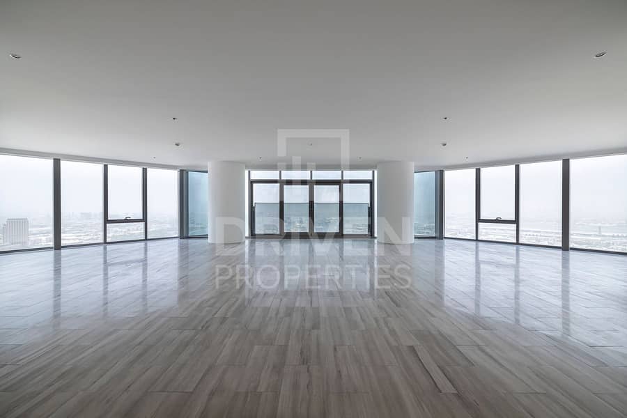 Amazing 4 Bed Penthouse | Prime Location
