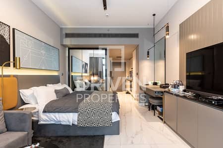 Studio for Sale in Business Bay, Dubai - Full Canal and Pool View | Largest Layout