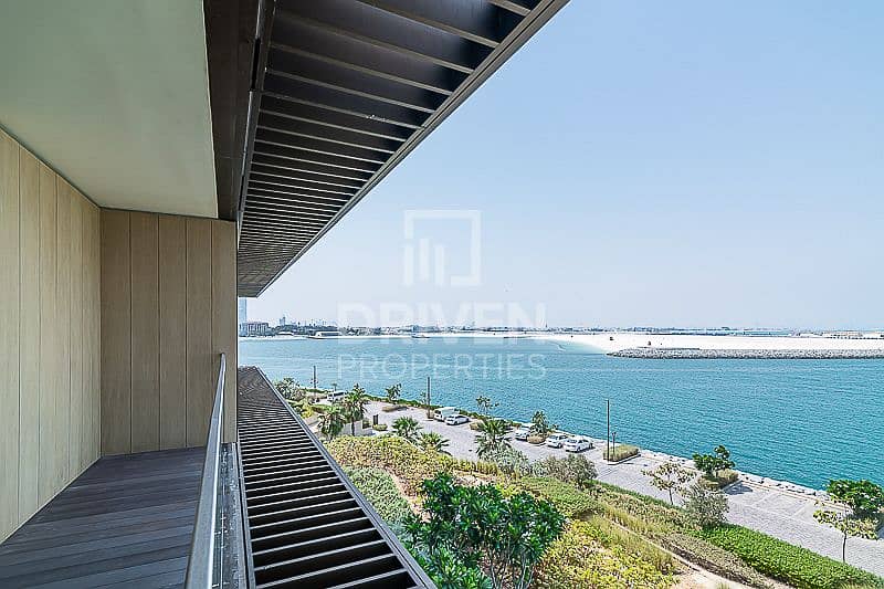 12 Elegant & Huge Apartment | Full Sea View