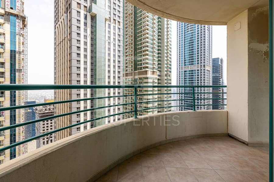 13 High Floor and Sea View Apt w/ Maid Room