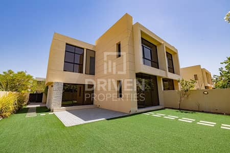 4 Bedroom Villa for Sale in DAMAC Hills, Dubai - Upgraded Garden | Large and High Quality