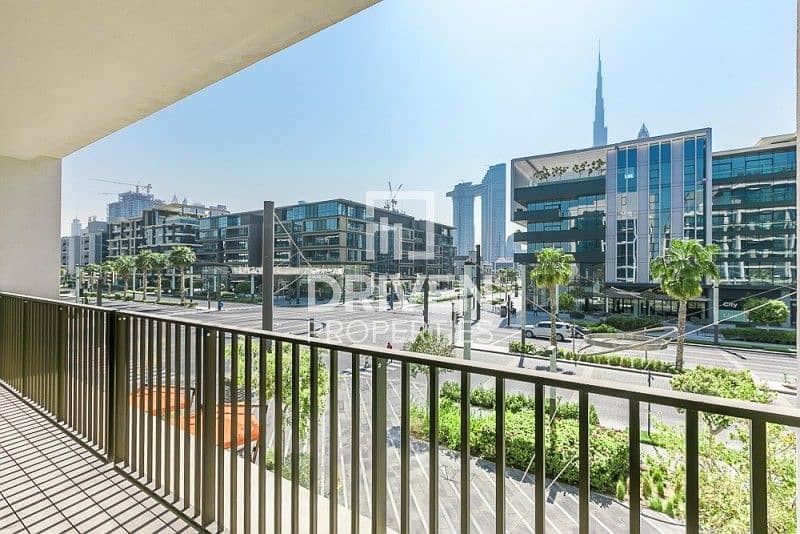 Bright and Largest Apt | Boulevard Views