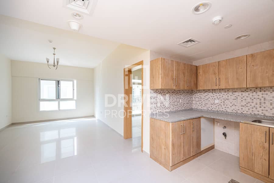 Exquisite and Well-lighted Unit | Vacant