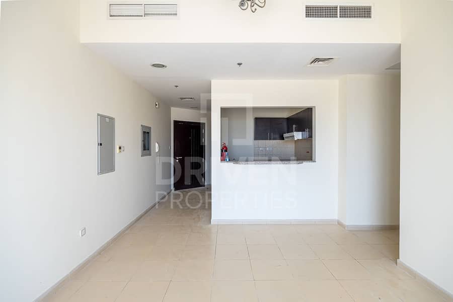 Bright Apt | Open view with Laundry Room