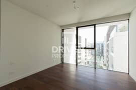 On High Floor and Huge Unit w/ Pool View