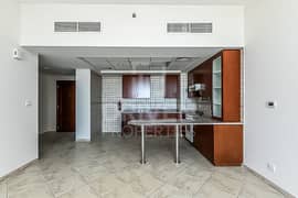 Huge and Bright Apt | Close to Amenities