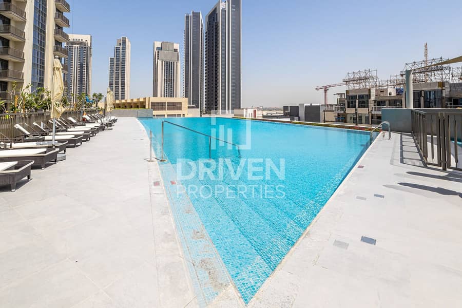 17 Pool View | Vibrant and Exceptional Unit