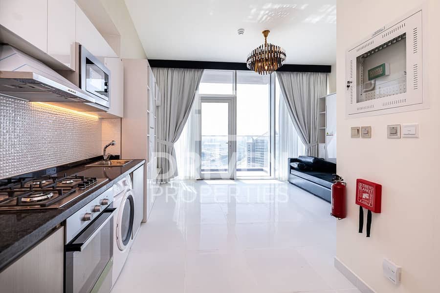 7 High Floor and Furnished | Brand New Apt