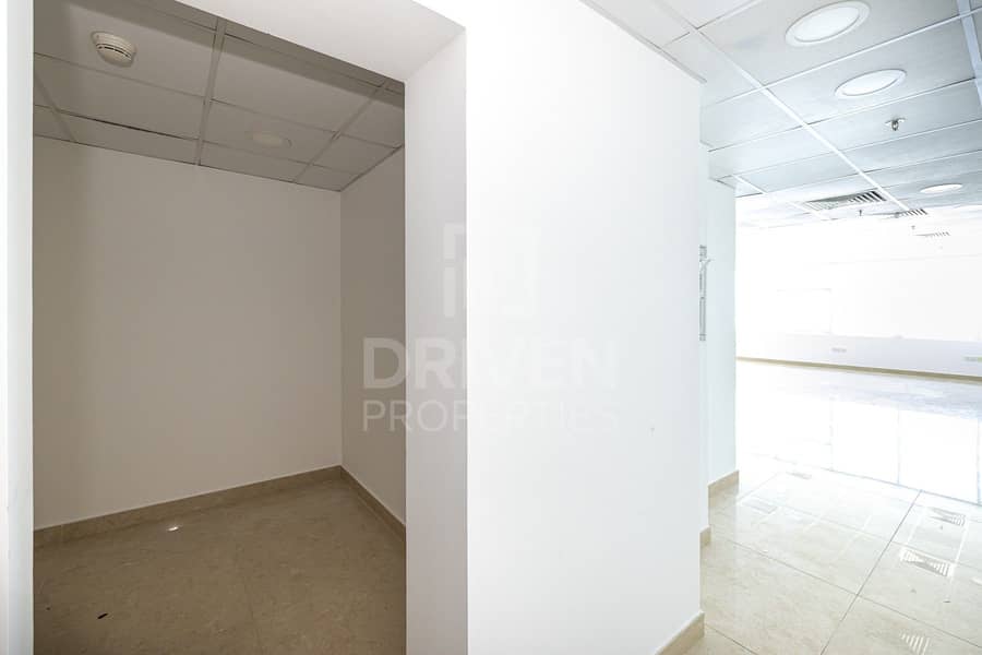 20 Spacious office for Rent | High Floor