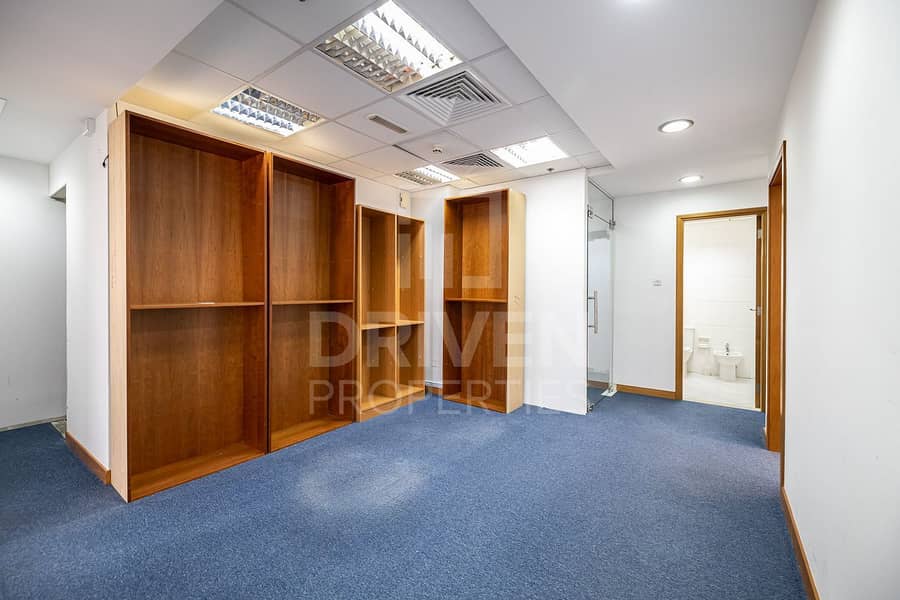2 Well-managed Office | Bright and Spacious