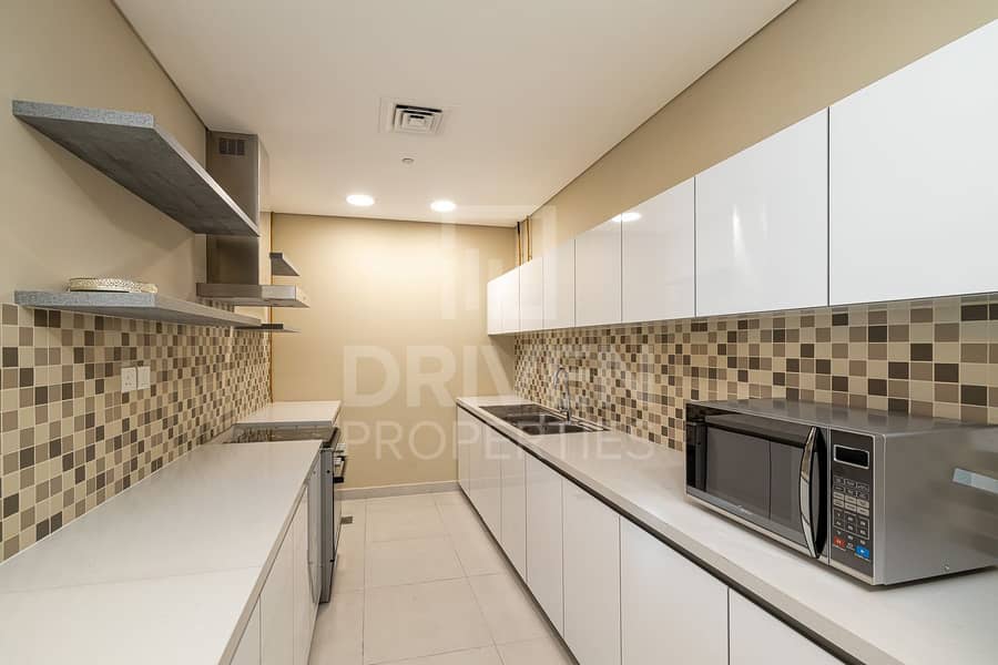 11 Bright Apt | Best Deal | Ready to Move in