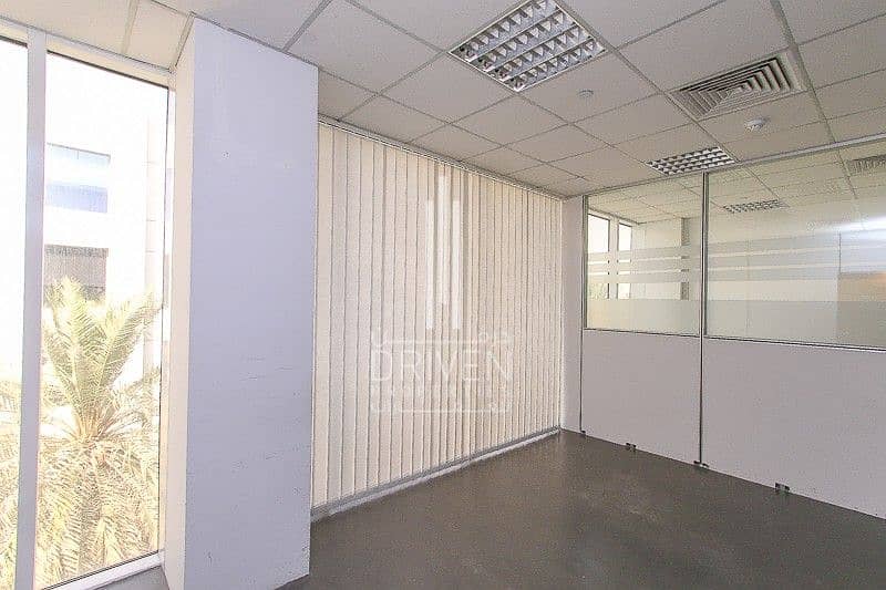8 Affordable Price Big Semi-Fitted Office.