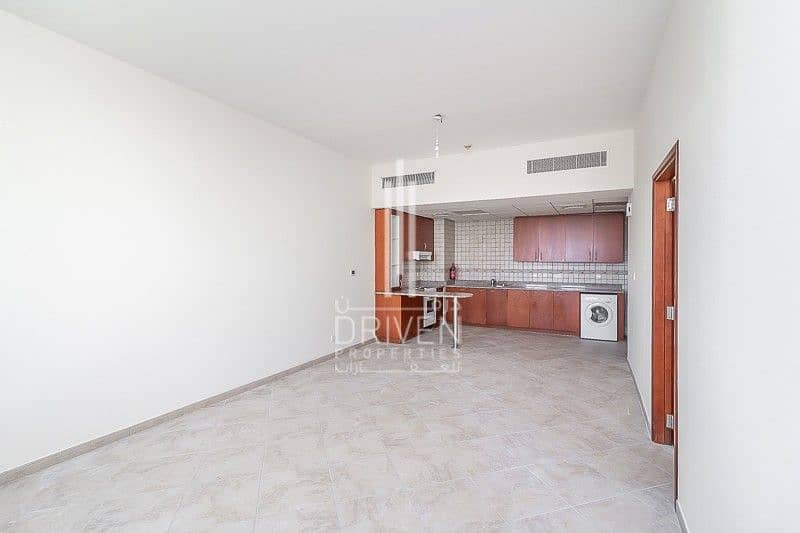 5 Well-kept and Spacious 1BR Apt for Sale