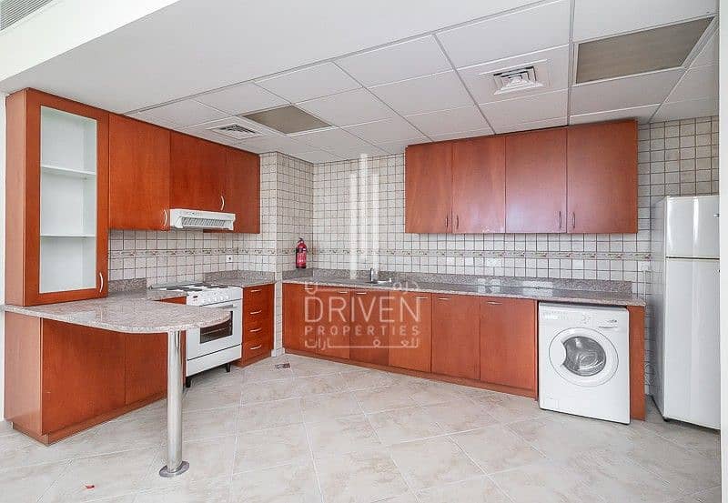 12 Well-kept and Spacious 1BR Apt for Sale