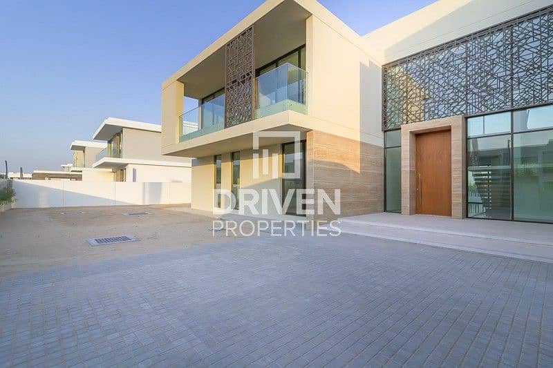Vacant | 6 Bed Villa |  Golf Course View