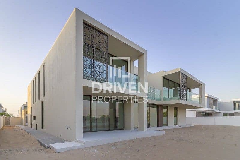 3 Vacant | 6 Bed Villa |  Golf Course View