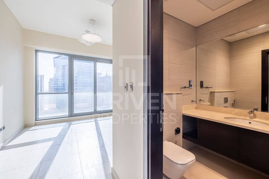 23 Spacious Unit with Canal & Downtown View