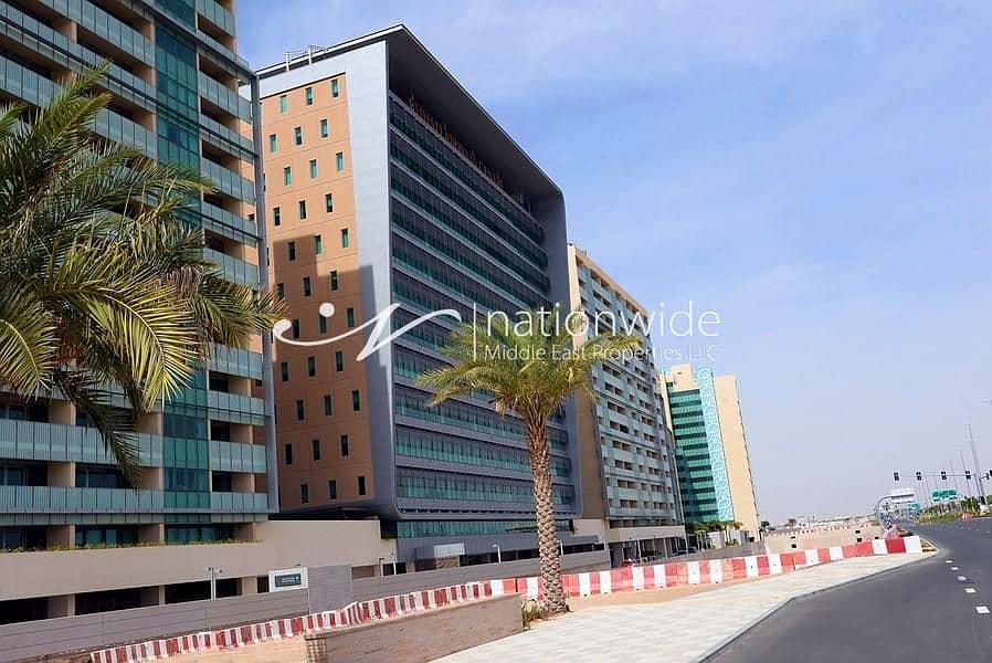 Vacant! A Perfect Apartment with Balcony