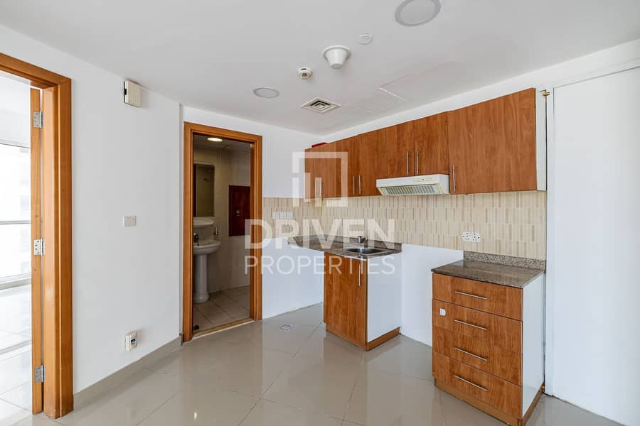 13 Well Maintained | Modern Layout | Vacant