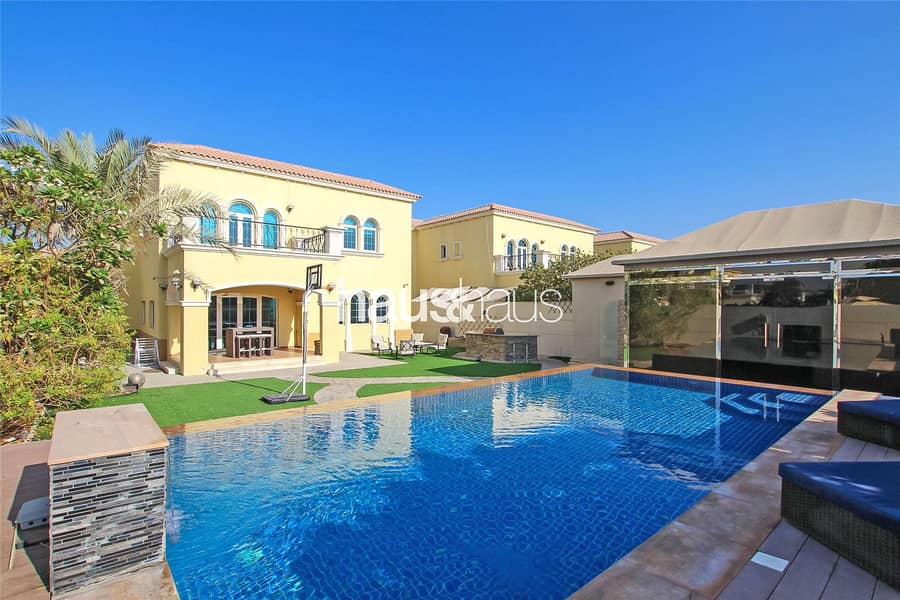 District 6 | Large Plot | Private Pool | Exclusive