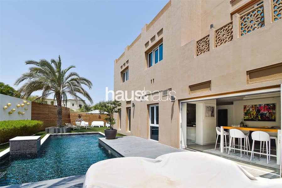 Stunning immaculate upgraded and extended villa.