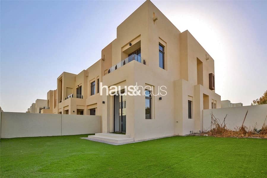 Corner Plot | Close to Pool Park | Study room Corner Plot | Close to Pool Park | Study room