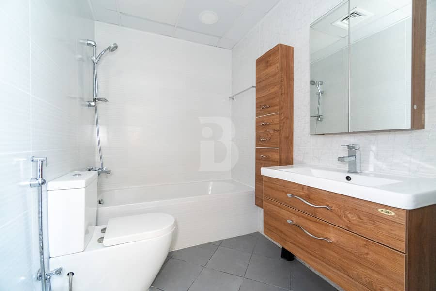 18 Well maintained 2 bed | Bright & Spacious