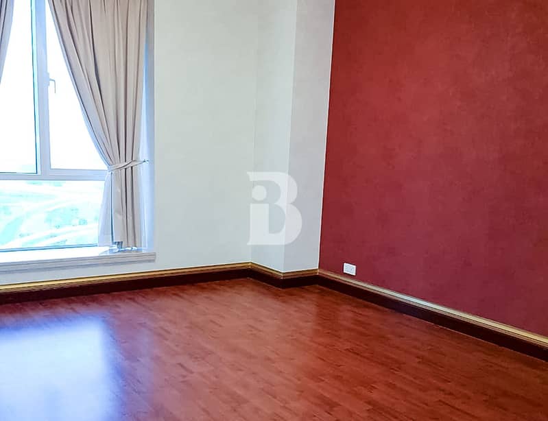 10 UPGRADED 1 BED PLUS STUDY WITH MARINA VIEW